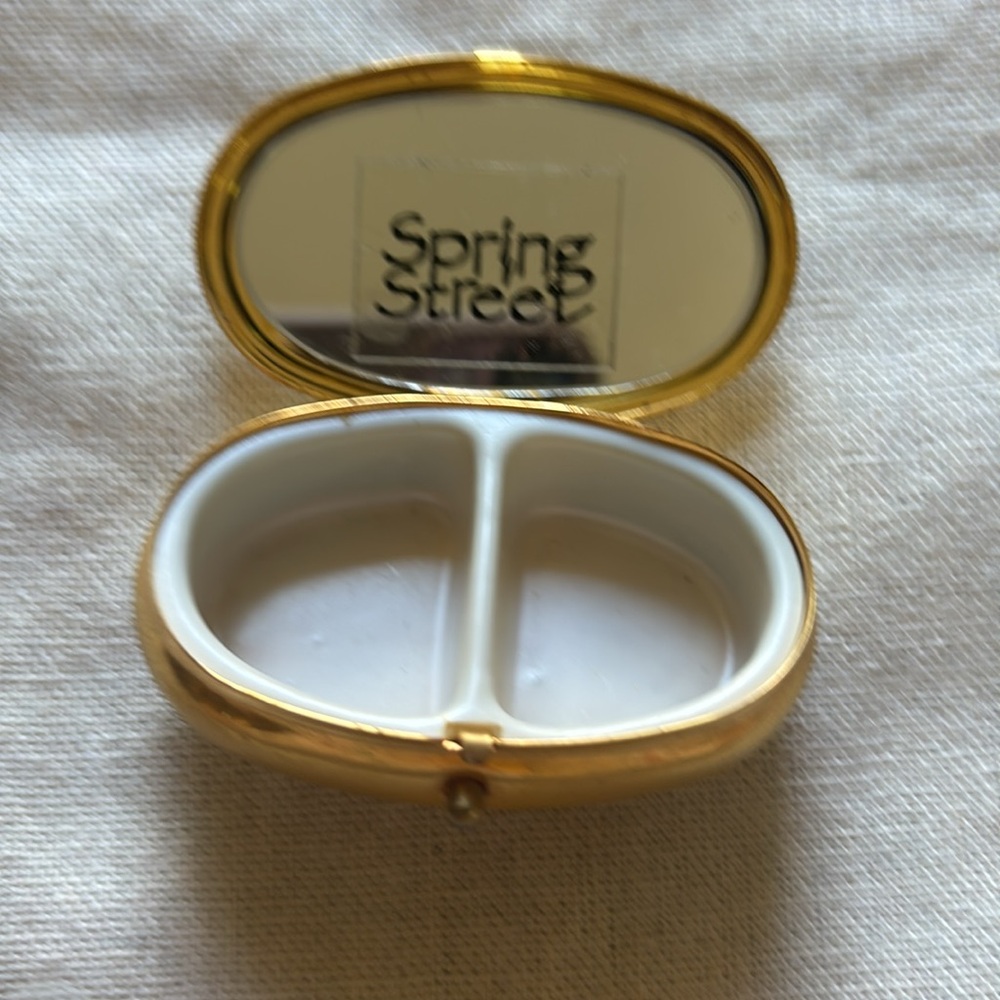 Spring Street Gold box - Picture 3 of 7